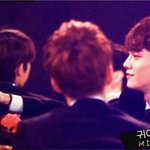 [EXO] 종대 장난치는데 디오 표정 <b>개구림</b>