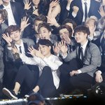 [EXO] 나 이사진보고<b>뭉클</b>함 ㅠㅠㅠㅠㅠㅠㅠㅠ