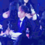 [시우민] 민석이 신났슈슈슈 !!!  귀여운 시우민!!