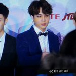 [EXO] 얘들아 종인이 <b>십자가</b> 귀걸이ㅋㅋ..;;;;