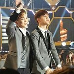 [EXO] 얘들아오늘 12시20분 애들 골디방송해준다~~~