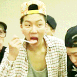 [위너] 승훈이 <b>오물</b>오뭉 먹는 거 짤 완전 맣ㄴ았는데 다 없어졌다ㅡㅡ