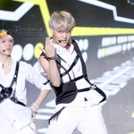 [EXO] <b>이날</b> 옷 좋아하는 사람 있음?