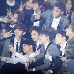 [EXO] 이사진 <b>정면</b> 있는사람