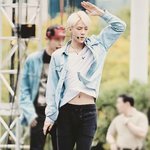 [EXO] 상반신은 남자 <b>허리</b>는 여자...