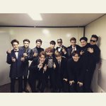 [백현] 백현이 형아들이랑 사진찍었어