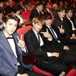 [EXO] 얘들아 <b>수상</b>소감짧게해줘서 ㄹㅇ고마워
