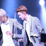 [EXO] ㅁㅊ준면이가 <b>막내</b>쳐다볼때 눈빛..