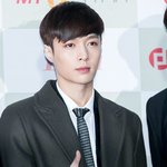 [EXO] 레이 이사진 윶엉이 닮게 나왓어