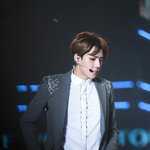 [EXO] 얘들아 그 짤있는사람있어? 어떤남자가