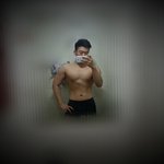 20대 남자 입니다.  여성분들이 볼때 몸이 너무 큰가요? <b>사진</b> <b>o</b>