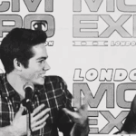 [뉴트] 기분 나쁜 <b>미소</b>로 내게 독한 술을 막 권했네 