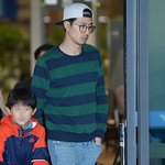 <b>입국</b>하는 조인성.... 기분이 안 좋나? ㅠㅠ