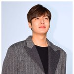 남자가 <b>이런</b> <b>눈빛</b>으로 쳐다보는거