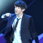 [EXO] 시발 드디어 파마풀고 <b>염색</b>했다 찬열이