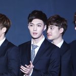 [레이] 에셈은 장이씽 수트 박제시켜라!!