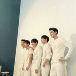 [EXO] 교복브랜드 어디꺼 사냐?