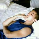 [위너] 남자친구 누워잇는거 그냥 섹시해서 찍어보ㅏㅅ는데 어때