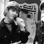 [EXO] ㅅㅂ우리학교10일날졸업식임