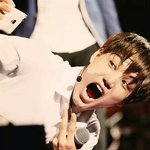 [EXO] 새학기 첫날 자칫하면 <b>자살</b>감