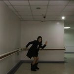 미니 스커트에 연출하면 예쁜 어그부츠 스타일! 진지희 부츠