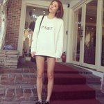 <b>어깨</b> 이 정도로 넓은 여자 어때요?