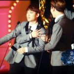 [EXO] 반배정ㅅㅂ<b>미친개</b>라 불리는담임이랑 같이올라감