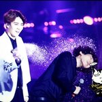[EXO] <b>이사진</b> 졸웃ㅋㅋㅋㅋ