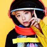 태연과 함께한 엠버 솔로 티저 사진