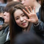 진 졸업 축하하러 <b>와준</b> 러블리즈 멤버들