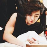 [EXO] 이두박근 vs <b>치골</b>