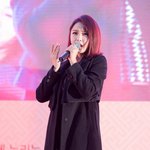 딱 보면 세 보이는데 은근 귀여운 것 같은 <b>홍진영</b>