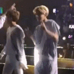 [EXO] <b>내</b> <b>앞</b>에 셀카봉 휘젓는애 있으면