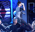 [EXO] <b>남자</b>친구조건) 키 <b>vs</b> 어깨