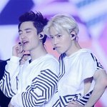 [EXO] <b>코피</b>나서휴지꼈는데