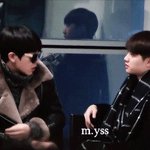 [EXO] 디오 멤버들 머리때리는 손버릇말이야