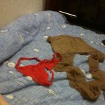 빨간립스팁~~  까만스타킹~~~