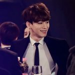 [EXO] 약간홍조있는 <b>동양</b>적<b>얼굴</b>에 뭔 색이 어울림?