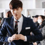[EXO] <b>서점</b>같은데서 앨범사면 쳐맞는다