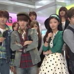 [EXO] 초롱이앞에서 <b>포즈</b> 잡는 준면이