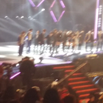[EXO] 야 <b>내</b>가 3층 맨<b>앞</b> 펜스에서 찍은거거든?