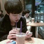 [EXO] 담배가 저 앞에 <b>한갑</b>있네 