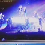 [EXO] 나 가온 2층 맨뒷줄이었는데