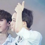 [EXO] 개이쁜종인이사진에둘기라는<b>흠집</b>이잡혔다