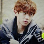 [EXO] 야 <b>니얼굴</b>에 뭐묻음