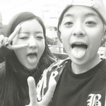 [모든팬덤] <b>엠버</b>랑 윤보미랑 사진찍었네