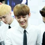 엑소 첸이 눈웃음이 있는건가?