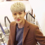 [EXO] 친오빠 오세훈이 날보고뜬금없이 웃는다