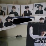 [EXO] 나 <b>책상</b>꾸몄는데 어때