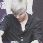 [EXO] 미친 노래ㅈㄴ크게틀어놨는데 가사가야해 